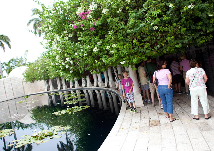 The Holocaust Memorial Miami Beach: Group entering to the Arbor of History