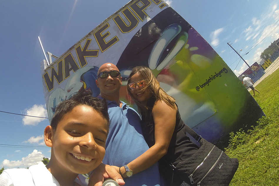 Wynwood Art District: Taking a selfie at the Wake Up mural